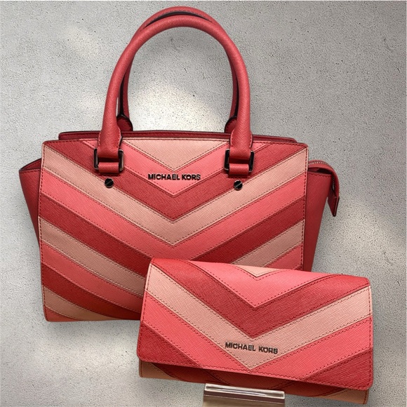 Michael Kors Selma Chevron Coral Satchel w/COA & matching continental wallet - Picture 1 of 11
